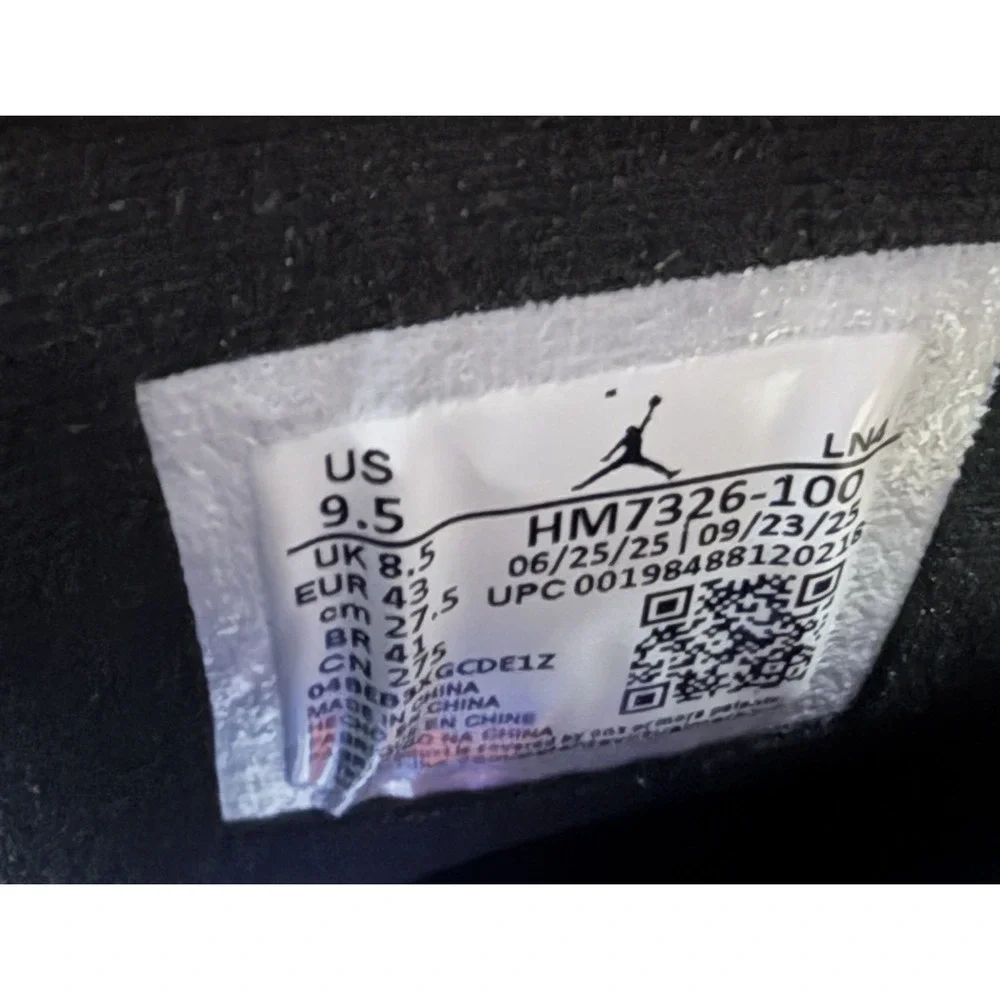 Size 9.5 - Nike Air Jordan 11 Retro MCS Rare Air Baseball HM7326-100 No Box Lid